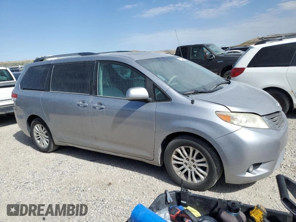 2012 Toyota Sienna XLE AAS z VIN 5TDYK3DC5CS251052, wystawiony jako Copart lot #63633905 z przebiegiem 204 013 mil mil oraz Czysty tytuł • Clean title. Historia ofert i sprzedaży dostępna na DreamBid. Obrazek 4.