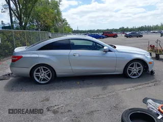2013 Mercedes-Benz E 350 with VIN WDDKJ5KB3DF199684, listed as a IAAI auction lot 42160900 with 134,811 mi miles and . Bid and sale history available at DreamBid. Image 12.