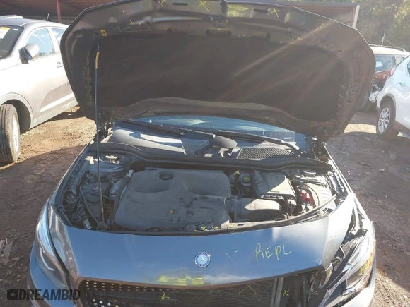 2014 Mercedes-Benz CLA-Class CLA 250 with VIN WDDSJ4EB0EN028355, listed as a IAAI auction lot 40800353 with 182,830 mi miles. Bid and sale history available at carsss.com. Image 10.
