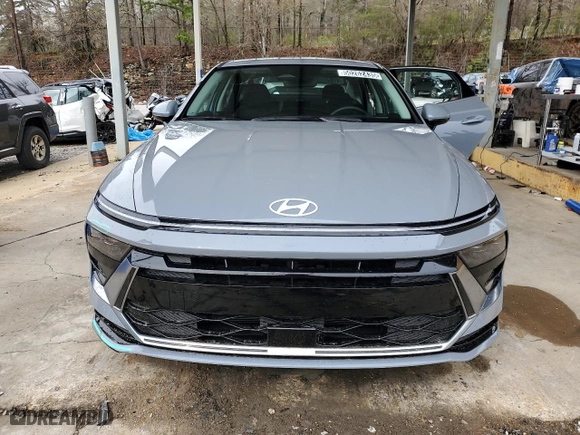 2024 Hyundai Sonata Hybrid SEL with VIN KMHL34JJ2RA092590, listed as a Copart auction lot 50262435 with 23,141 mi miles and Clean Title. Bid and sale history available at carsss.com. Image 5.