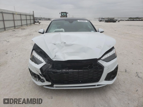2020 Audi A5 Premium Plus z VIN WAUTNAF52LA001539, wystawiony jako Copart lot #42643063 z przebiegiem Nie podano mil oraz . Historia ofert i sprzedaży dostępna na DreamBid. Obrazek 5.