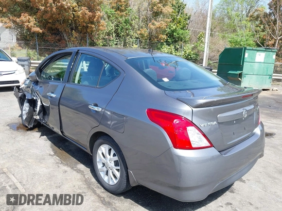 2016 Nissan Versa S z VIN 3N1CN7AP5GL916028, wystawiony jako IAAI lot #41923508 z przebiegiem 113 224 mil mil oraz . Historia ofert i sprzedaży dostępna na DreamBid. Obrazek 3.