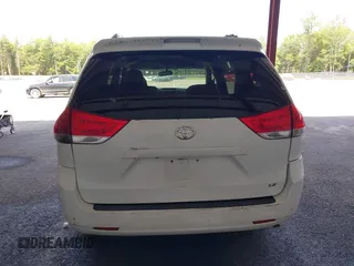 2011 Toyota Sienna LE AAS с VIN 5TDKK3DC8BS007447, выставлен на аукционе IAAI как лот 42578515 с пробегом Не указан миль и . История ставок и продаж доступна на DreamBid. Изображение 15.