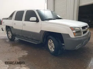 2002 Chevrolet Avalanche with VIN 3GNEK13T82G281174, listed as a IAAI auction lot 41821229 with 314,176 mi miles. Bid and sale history available at carsss.com. Image 1.