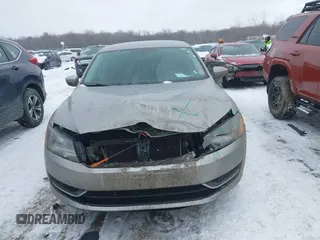 2012 Volkswagen Passat SE с VIN 1VWBH7A3XCC097453, выставлен на аукционе IAAI как лот 41623676 с пробегом 155 721 миль миль и . История ставок и продаж доступна на DreamBid. Изображение 12.