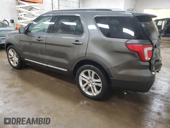 2016 Ford Explorer XLT with VIN 1FM5K8D88GGC03519, listed as a Copart auction lot 47363385 with 128,076 mi miles and Clean Title. Bid and sale history available at carsss.com. Image 2.