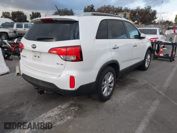 2015 Kia Sorento EX with VIN 5XYKU4A70FG612752, listed as a IAAI auction lot 41536488 with 79,479 mi miles. Bid and sale history available at carsss.com. Image 4.