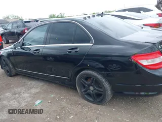 2010 Mercedes-Benz C 300 Sport z VIN WDDGF8BB5AR131972, wystawiony jako IAAI lot #42221225 z przebiegiem 145 036 mil mil oraz . Historia ofert i sprzedaży dostępna na DreamBid. Obrazek 14.