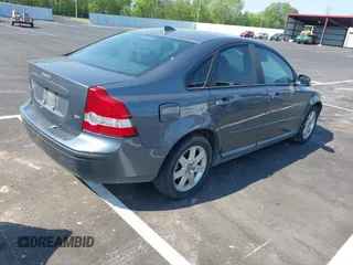 2007 Volvo S40 2.4L with VIN YV1MS382572301147, listed as a IAAI auction lot 42042856 with 184,474 mi miles. Bid and sale history available at carsss.com. Image 4.
