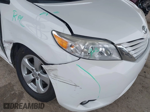 2016 Toyota Sienna LE AAS with VIN 5TDKK3DC3GS706606, listed as a IAAI auction lot 41640543 with 201,316 mi miles. Bid and sale history available at carsss.com. Image 6.