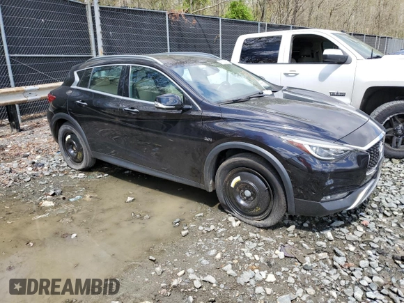 2018 Infiniti QX30 Premium with VIN SJKCH5CR7JA044597, listed as a Copart auction lot 47276404 with 102,007 mi miles. Bid and sale history available at carsss.com. Image 4.