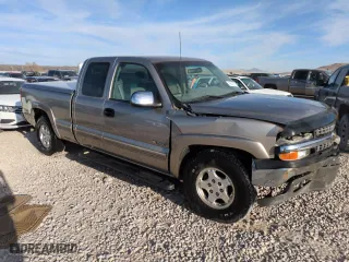 2000 Chevrolet Silverado 1500 LT with VIN 1GCEK19T8YE206233, listed as a Copart auction lot 49801595 with 57,204 mi miles and Salvage Title. Bid and sale history available at carsss.com. Image 4.