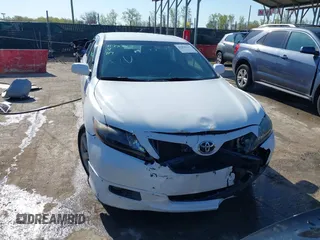 2008 Toyota Camry LE z VIN 4T1BE46K48U775136, wystawiony jako IAAI lot #41990667 z przebiegiem 214 129 mil mil oraz . Historia ofert i sprzedaży dostępna na DreamBid. Obrazek 13.