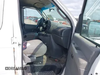 2008 Ford Econoline Cargo Commercial with VIN 1FTNE24L08DA86051, listed as a IAAI auction lot 42040533 with Not Provided miles and . Bid and sale history available at carsss.com. Image 5.