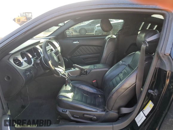 2014 Ford Mustang V6 with VIN 1ZVBP8AMXE5202517, listed as a Copart auction lot 86429194 with 174,731 mi miles and Clean title. Bid and sale history available at DreamBid. Image 7.