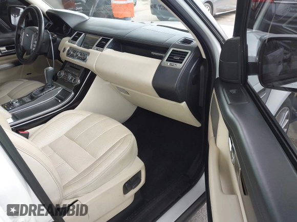 2011 Land Rover Range Rover Sport HSE Lux with VIN SALSK2D43BA702850, listed as a IAAI auction lot 42116624 with 99,733 mi miles and . Bid and sale history available at DreamBid. Image 5.