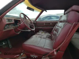 1975 Cadillac Eldorado z VIN 6L47S5Q245199, wystawiony jako Copart lot #51089325 z przebiegiem 2991 mil mil oraz Tytuł czysty. Historia ofert i sprzedaży dostępna na DreamBid. Obrazek 7.