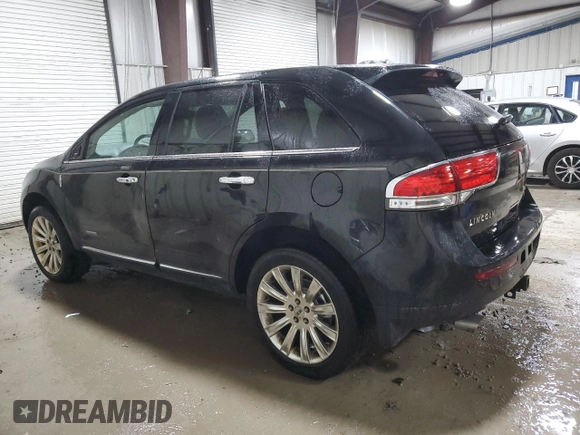 2014 Lincoln MKX with VIN 2LMDJ8JK4EBL16245, listed as a Copart auction lot 82864264 with 180,187 mi miles and Salvage Title. Bid and sale history available at carsss.com. Image 2.