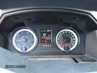 2022 Ram 1500 SLT z VIN 1C6RR6LG0NS185906, wystawiony jako IAAI lot #42012123 z przebiegiem 63 944 mil mil oraz . Historia ofert i sprzedaży dostępna na DreamBid. Obrazek 7.