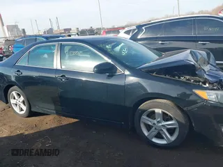 2014 Toyota Camry L with VIN 4T1BF1FK5EU778358, listed as a IAAI auction lot 41800091 with 136,918 mi miles. Bid and sale history available at carsss.com. Image 13.