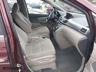 2016 Honda Odyssey SE with VIN 5FNRL5H38GB094778, listed as a IAAI auction lot 41740339 with 103,656 mi miles. Bid and sale history available at carsss.com. Image 5.