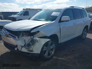 2012 Toyota Highlander Limited with VIN 5TDYK3EH4CS052018, listed as a IAAI auction lot 41731421 with 197,132 mi miles. Bid and sale history available at carsss.com. Image 2.