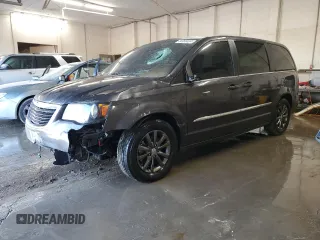 2015 Chrysler Town & Country S with VIN 2C4RC1HG6FR753990, listed as a Copart auction lot 84956404 with 183,637 mi miles and Salvage Title. Bid and sale history available at DreamBid. Image 1.
