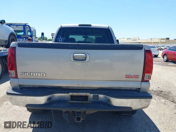 2005 GMC Sierra 2500HD Work Truck with VIN 1GTHC23U95F806475, listed as a IAAI auction lot 42314232 with Not provided miles and . Bid and sale history available at DreamBid. Image 16.