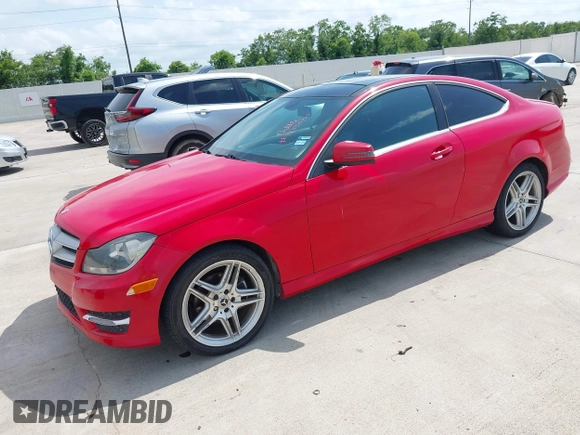 2013 Mercedes-Benz C 250 z VIN WDDGJ4HB3DG099831, wystawiony jako IAAI lot #42430715 z przebiegiem 156 321 mil mil oraz . Historia ofert i sprzedaży dostępna na DreamBid. Obrazek 2.