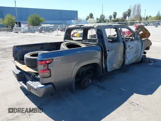 2023 Nissan Frontier SV z VIN 1N6ED1EJ1PN621145, wystawiony jako IAAI lot #41881254 z przebiegiem Nie podano mil oraz . Historia ofert i sprzedaży dostępna na DreamBid. Obrazek 4.
