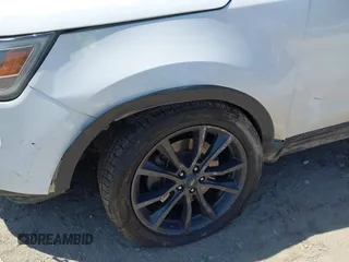 2018 Ford Explorer XLT with VIN 1FM5K7D85JGA13050, listed as a IAAI auction lot 42238472 with 174,082 mi miles and . Bid and sale history available at DreamBid. Image 12.