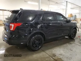 2016 Ford Utility Police Interceptor with VIN 1FM5K8AR1GGD05998, listed as a Copart auction lot 41393885 with 140,060 mi miles and Salvage Title. Bid and sale history available at carsss.com. Image 3.
