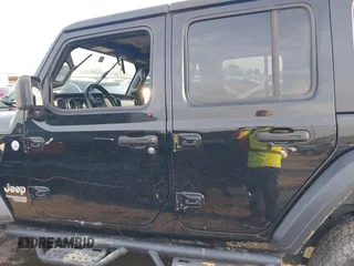 2020 Jeep Wrangler Unlimited Sport S with VIN 1C4HJXDN2LW165046, listed as a IAAI auction lot 42400876 with 92,100 mi miles and . Bid and sale history available at DreamBid. Image 14.