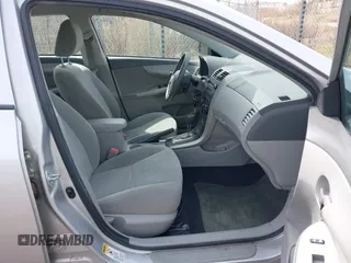 2010 Toyota Corolla z VIN 1NXBU4EE9AZ267054, wystawiony jako IAAI lot #41939018 z przebiegiem 135 373 mil mil oraz . Historia ofert i sprzedaży dostępna na DreamBid. Obrazek 5.