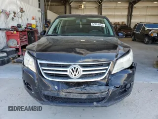2011 Volkswagen Tiguan SE with VIN WVGBV7AX3BW520381, listed as a Copart auction lot 52288555 with 170,460 mi miles and Salvage Title. Bid and sale history available at DreamBid. Image 5.
