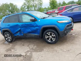 2017 Jeep Cherokee Trailhawk with VIN 1C4PJMBS2HW612792, listed as a IAAI auction lot 42373828 with 74,106 mi miles and . Bid and sale history available at DreamBid. Image 13.