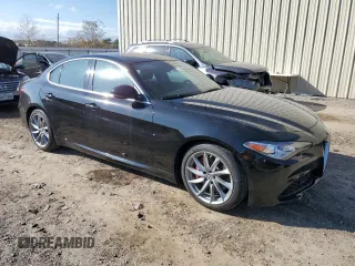 2017 Alfa Romeo Giulia with VIN ZARFAEBN6H7555864, listed as a Copart auction lot 85322834 with 13,901 mi miles and Salvage Title. Bid and sale history available at carsss.com. Image 4.