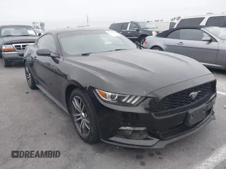 2015 Ford Mustang EcoBoost z VIN 1FA6P8TH2F5312358, wystawiony jako IAAI lot #42452001 z przebiegiem 100 188 mil mil oraz . Historia ofert i sprzedaży dostępna na DreamBid. Obrazek 1.
