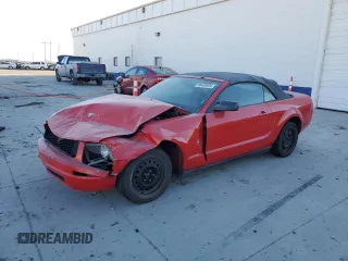 2005 Ford Mustang Deluxe with VIN 1ZVFT84N455184078, listed as a Copart auction lot 86409034 with 211,735 mi miles and Salvage Title. Bid and sale history available at carsss.com. Image 1.