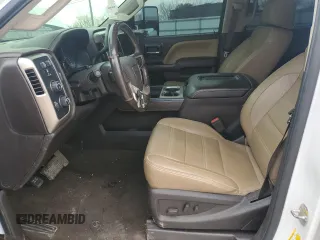 2018 GMC Sierra 2500HD Denali z VIN 1GT12UEY2JF273427, wystawiony jako Copart lot #48467595 z przebiegiem 113 878 mil mil oraz Szkoda całkowita • Salvage title. Historia ofert i sprzedaży dostępna na DreamBid. Obrazek 14.