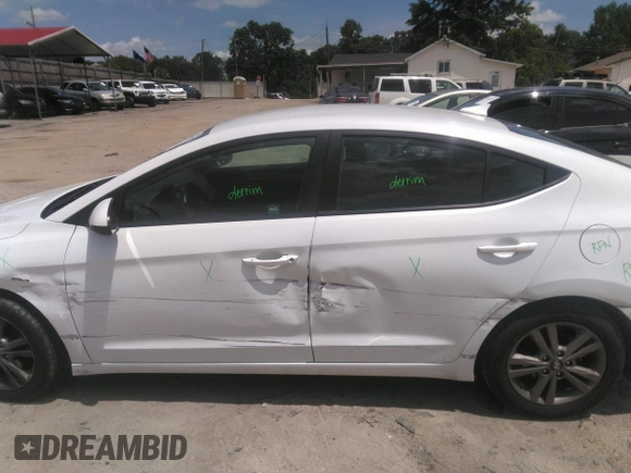 2018 Hyundai Elantra SEL z VIN 5NPD84LF5JH339083, wystawiony jako IAAI lot #42160287 z przebiegiem 108 161 mil mil oraz . Historia ofert i sprzedaży dostępna na DreamBid. Obrazek 14.