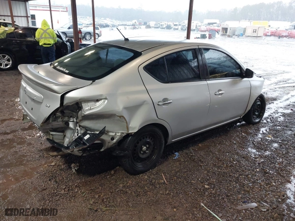 2019 Nissan Versa Sedan SV with VIN 3N1CN7AP3KL880199, listed as a IAAI auction lot 41571655 with 84,561 mi miles. Bid and sale history available at carsss.com. Image 4.