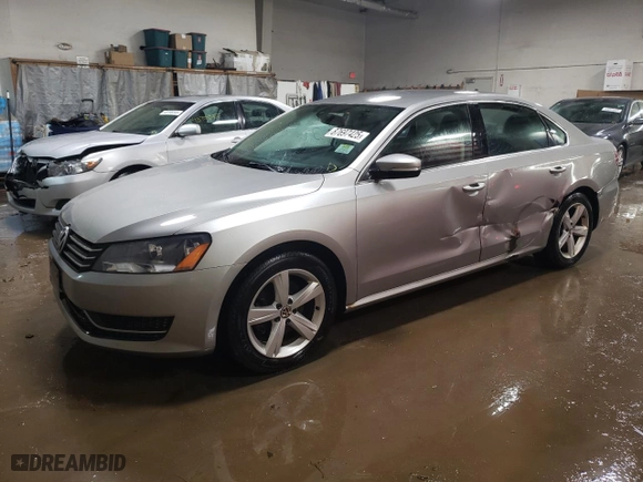 2014 Volkswagen Passat SE w/Sunroof with VIN 1VWBS7A30EC102390, listed as a Copart auction lot 87697425 with 115,354 mi miles and Salvage Title. Bid and sale history available at carsss.com. Image 1.
