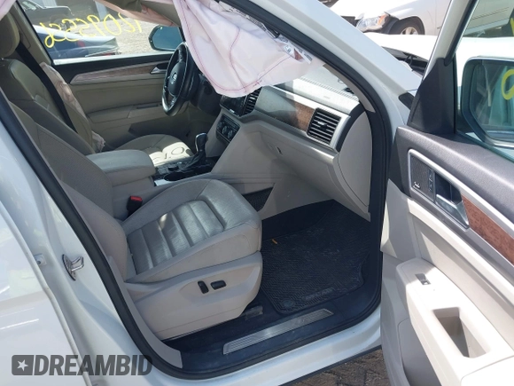 2019 Volkswagen Atlas SEL Premium with VIN 1V2NR2CA4KC612472, listed as a IAAI auction lot 42095556 with 98,397 mi miles and . Bid and sale history available at DreamBid. Image 5.