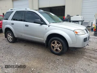2007 Saturn VUE I4 z VIN 5GZCZ33D77S861112, wystawiony jako IAAI lot #42399933 z przebiegiem 188 602 mil mil oraz . Historia ofert i sprzedaży dostępna na DreamBid. Obrazek 1.