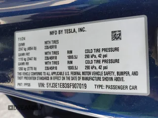 2025 Tesla Model 3 Long Range z VIN 5YJ3E1EB3SF907019, wystawiony jako IAAI lot #42117014 z przebiegiem 3 323 mil mil oraz . Historia ofert i sprzedaży dostępna na DreamBid. Obrazek 9.