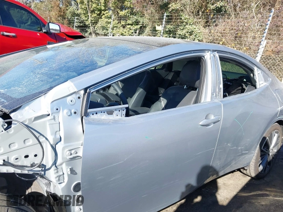 2024 Toyota Prius LE z VIN JTDACAAU9R3035781, wystawiony jako IAAI lot #41458562 z przebiegiem 1 592 mil mil oraz . Historia ofert i sprzedaży dostępna na DreamBid. Obrazek 14.