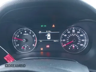 2023 Kia Forte LXS z VIN 3KPF24AD5PE606683, wystawiony jako IAAI lot #41216622 z przebiegiem 38 827 mil mil oraz . Historia ofert i sprzedaży dostępna na DreamBid. Obrazek 7.
