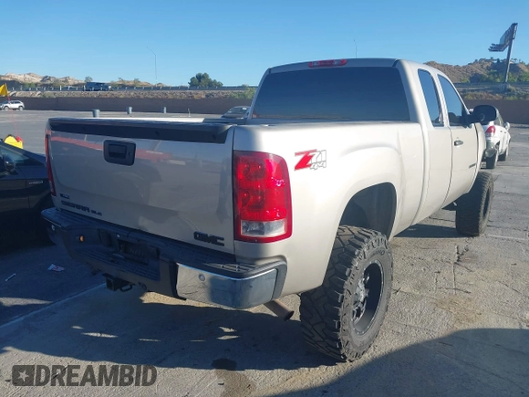 2009 GMC Sierra 1500 SLE z VIN 1GTEK29019Z262746, wystawiony jako IAAI lot #42262860 z przebiegiem 224 892 mil mil oraz . Historia ofert i sprzedaży dostępna na DreamBid. Obrazek 4.