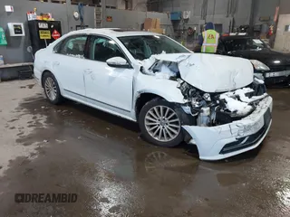 2017 Volkswagen Passat SE z VIN 1VWBT7A30HC056657, wystawiony jako IAAI lot #41535452 z przebiegiem 140 434 mil mil oraz . Historia ofert i sprzedaży dostępna na DreamBid. Obrazek 1.